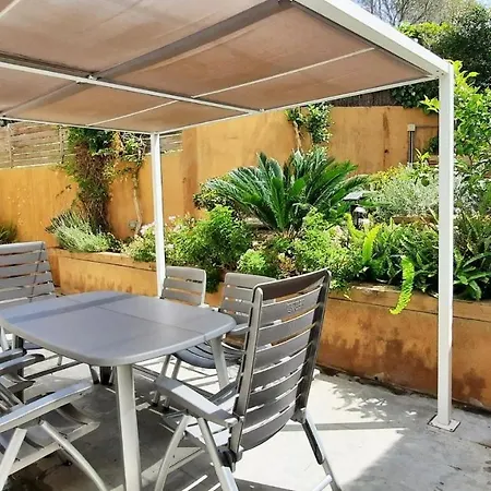 Vila 6 * Llança